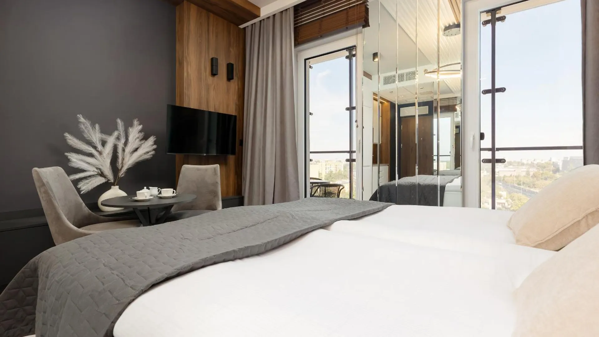 ורשה Exceptional Business Apartments By Noclegi Renters 0*,  פולין