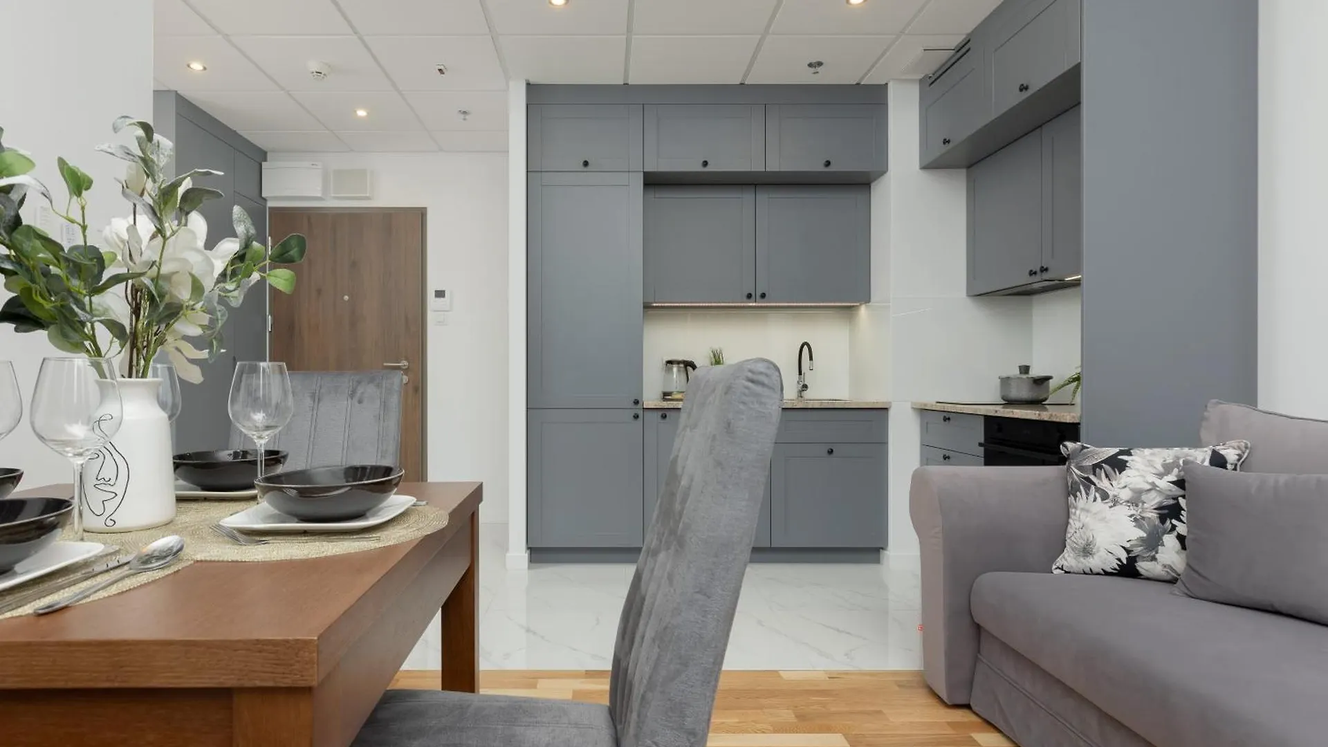 Exceptional Business Apartments By Noclegi Renters Warszawa Hotel apartamentowy